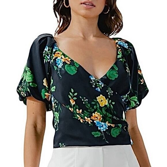 2/$20 Sugar Lips Delphine Floral Puff Sleeve Crop Top New without Tags - Picture 1 of 8